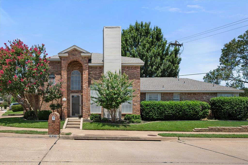 1239 Falcon Trail