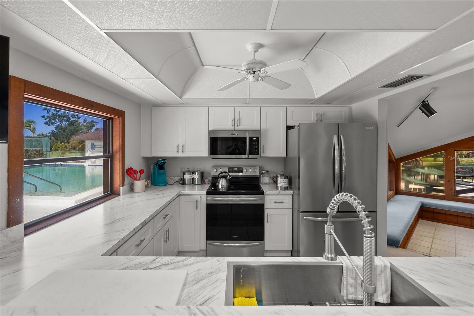 6061 Fairway Lane 1411