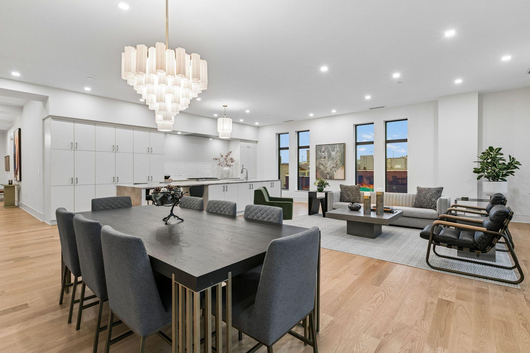 3041 Holmes Avenue S 302