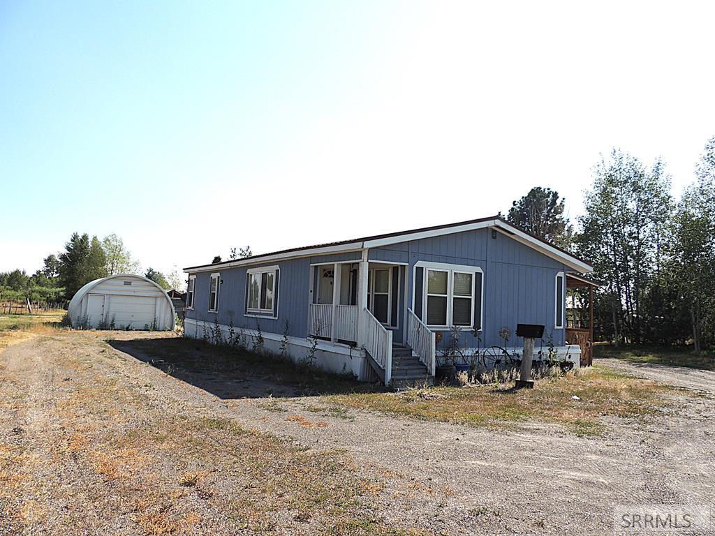 2556 E 538 N