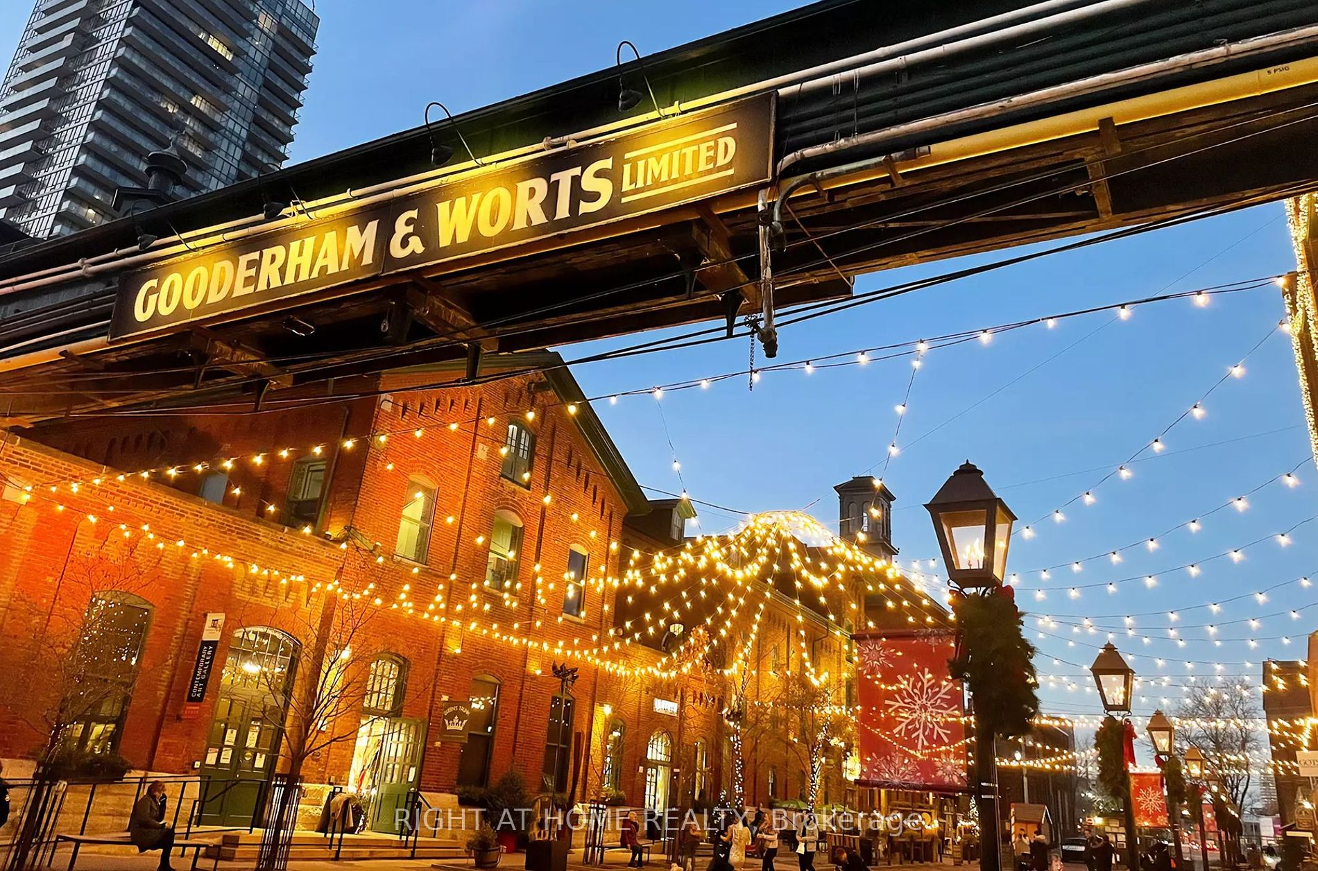 330 E Adelaide St 803