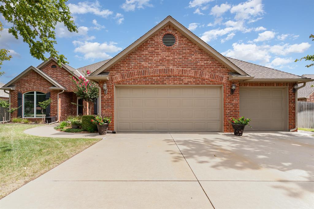 Welcome to this beautifully maintained 4-bedroom, 3-bathroom home located in the desirable Fountain’s neighborhood, within Moore School District. Boasting a spacious layout, this home includes a dedicated study and formal dining room, perfect for both work and entertaining.
The kitchen is a chef’s dream with granite countertops, a double oven, and abundant storage. Enjoy the fresh look of new windows, exterior paint, and luxury vinyl flooring throughout the main living areas.
Step outside to your large outdoor living space, ideal for relaxing or hosting gatherings. Community amenities include a neighborhood pool. Additional features like a 3 car garage, storm shelter, sprinkler system, and updated finishes make this home move-in ready.
Don’t miss your chance to own this home in a prime location!