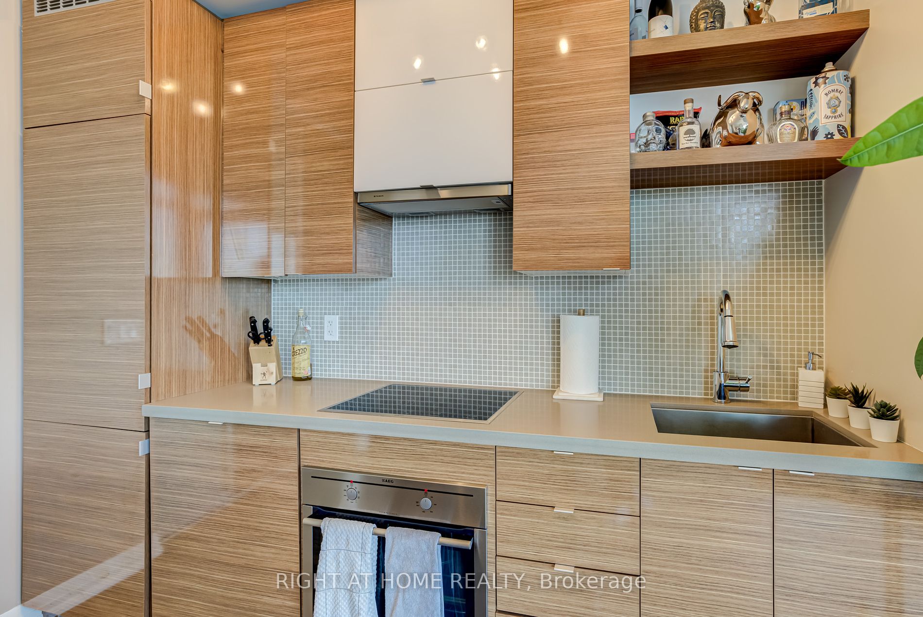 59 Annie Craig Dr 1601