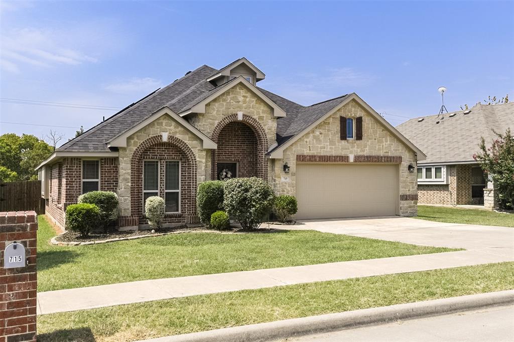715 Lakeview Drive
