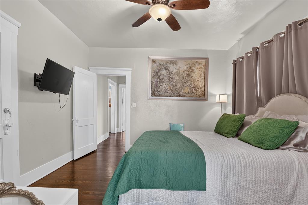 1216 NW 39th Street