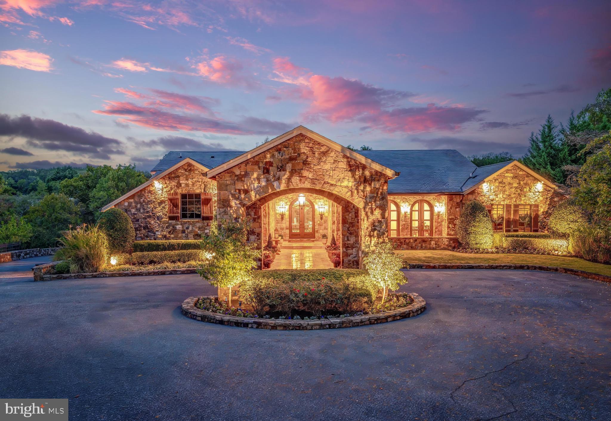 2 Piney Meetinghouse Court