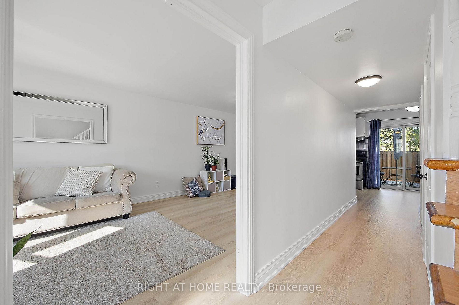 1020 Central Park Dr 82