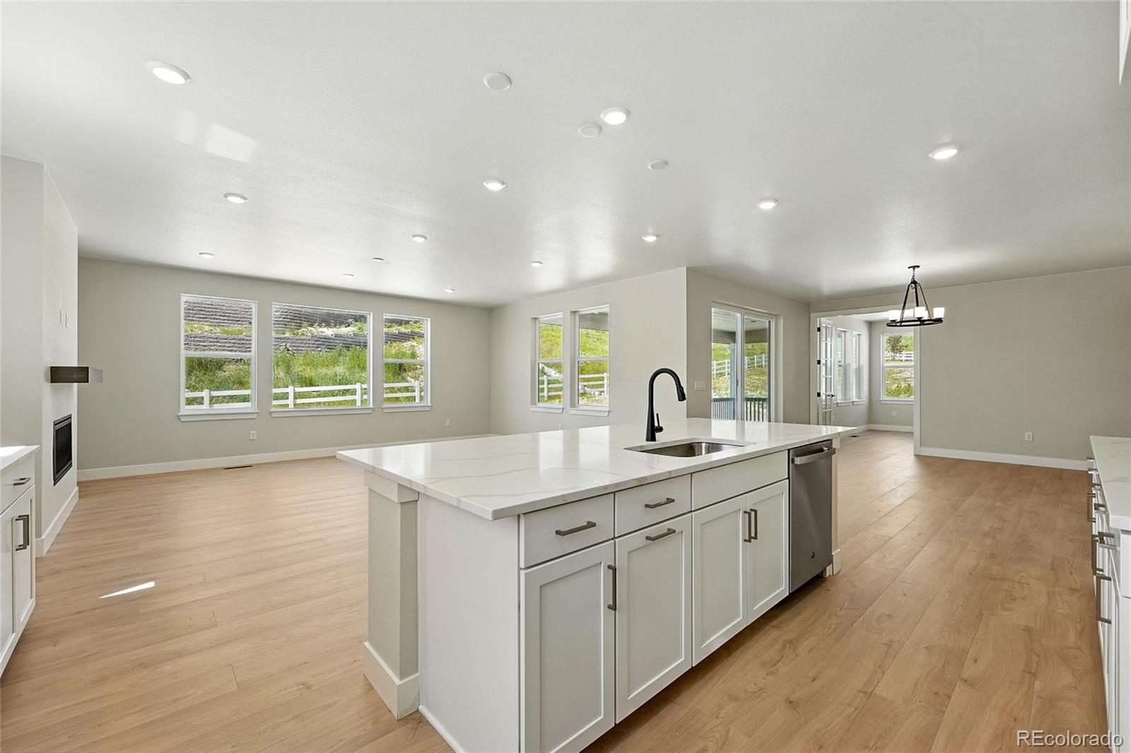 1672 Fox Trotter Point