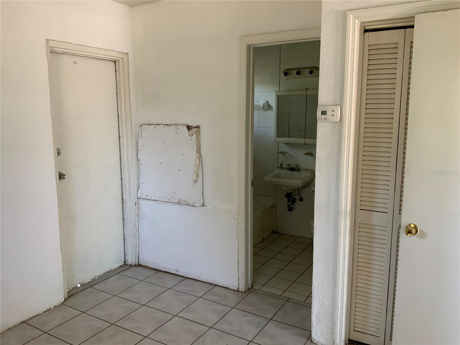 2926 N Orange Avenue