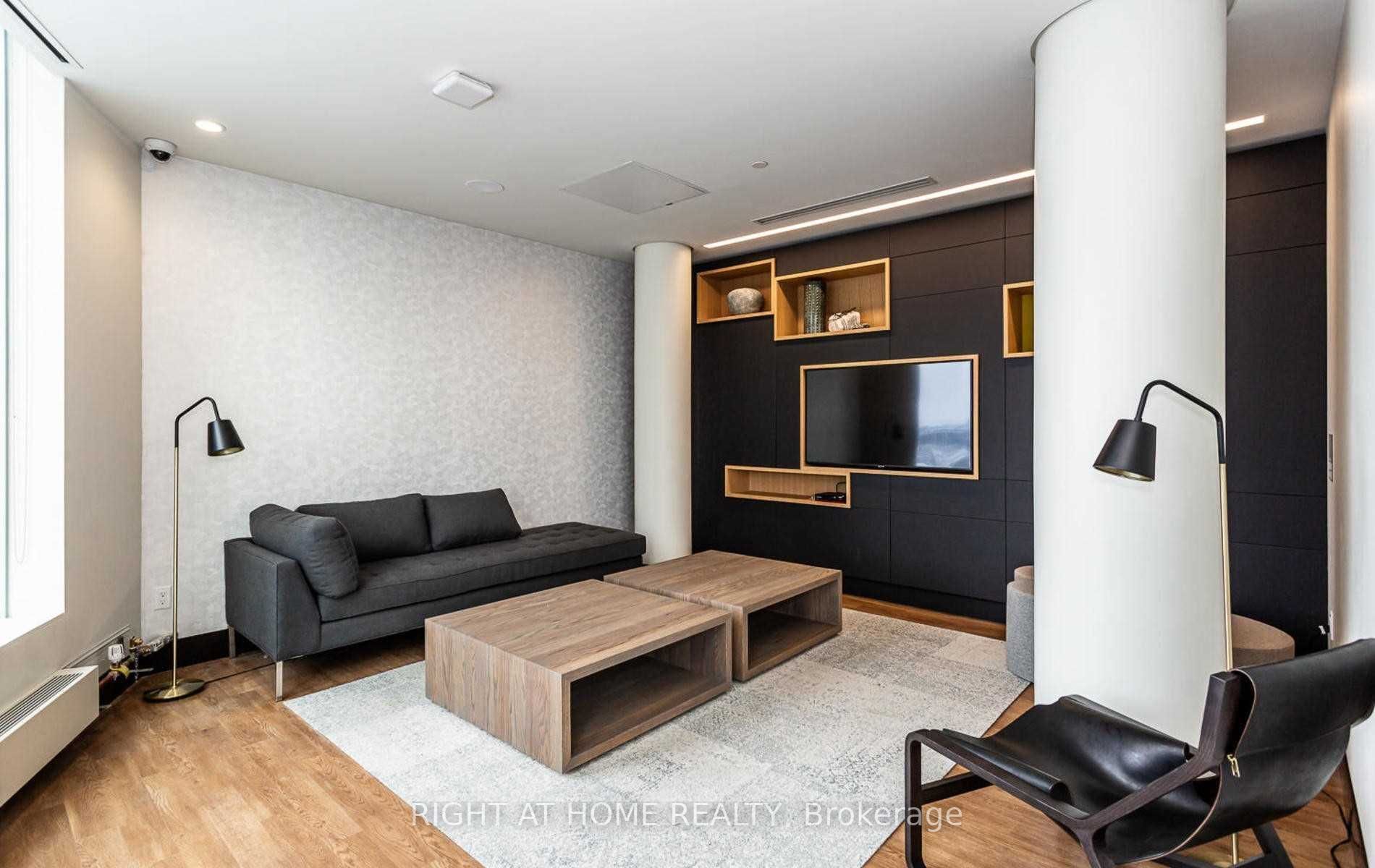 2520 W Eglinton Ave 1901