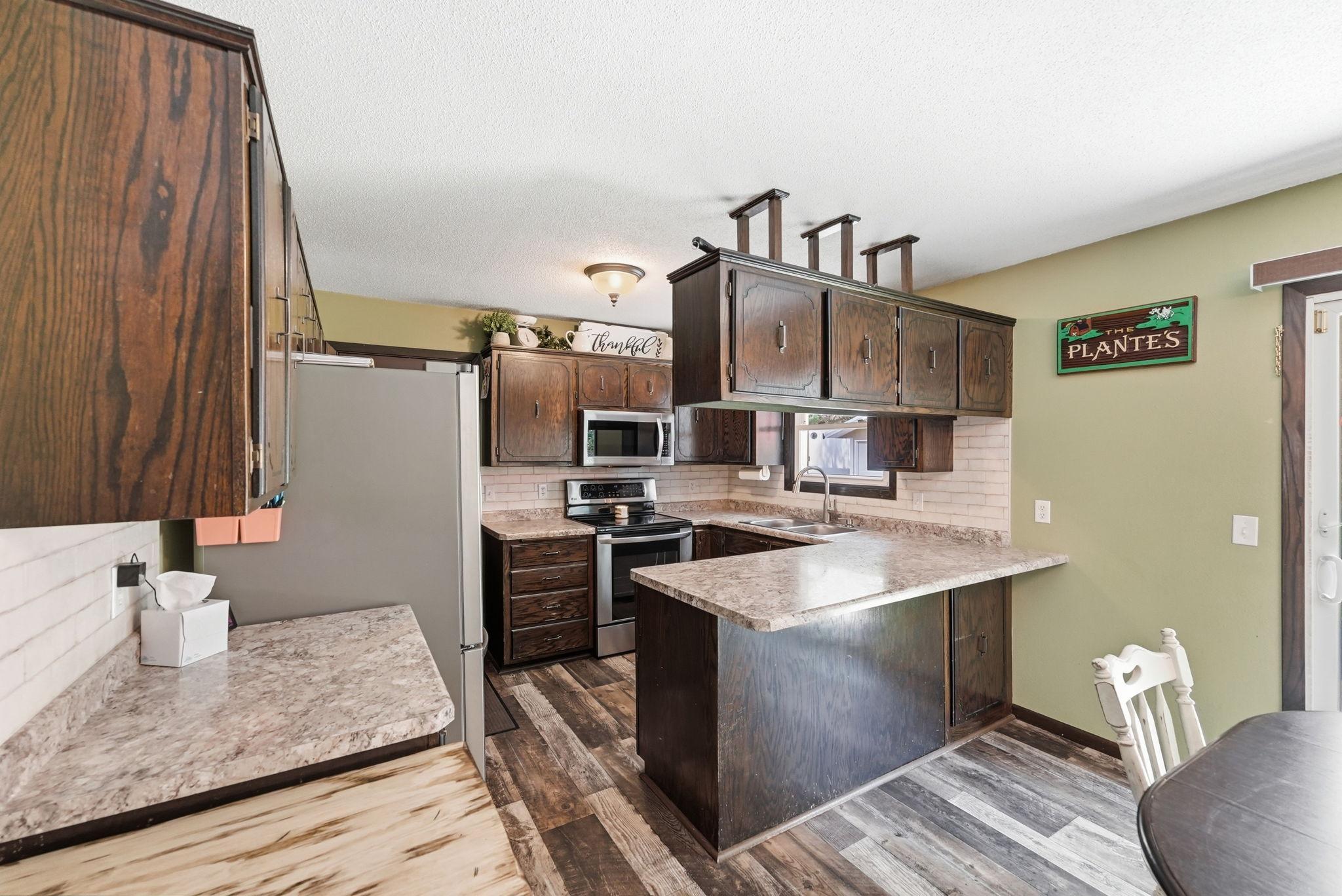 214 Highview Drive W