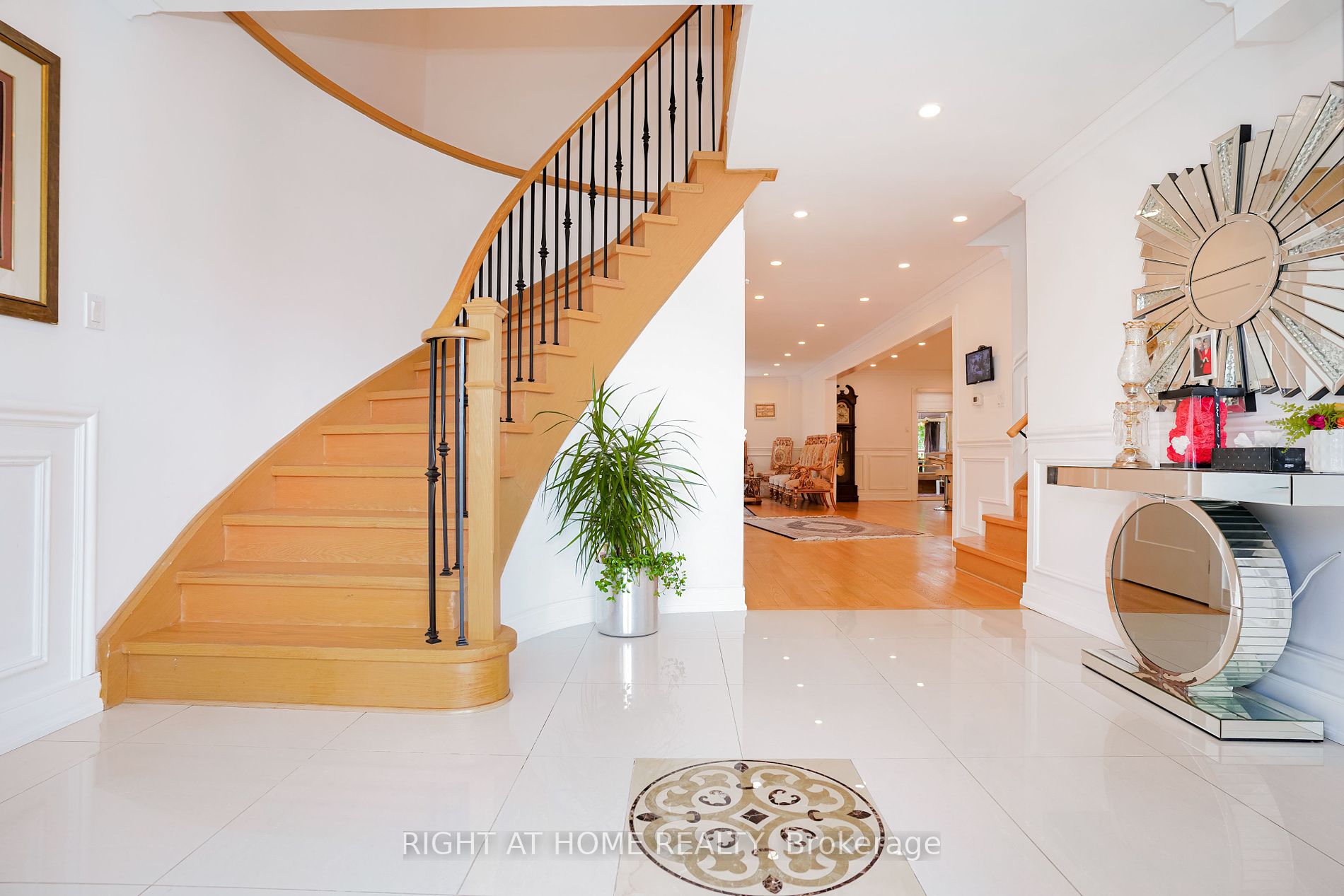 73 Dunbarton Crt