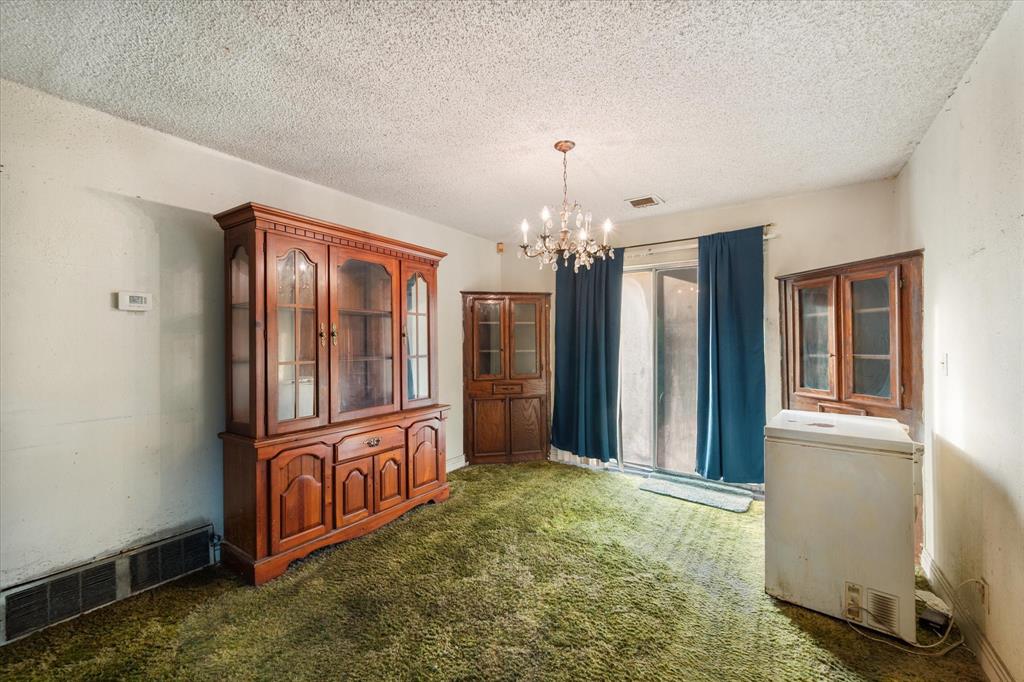 905 G W Jackson Avenue
