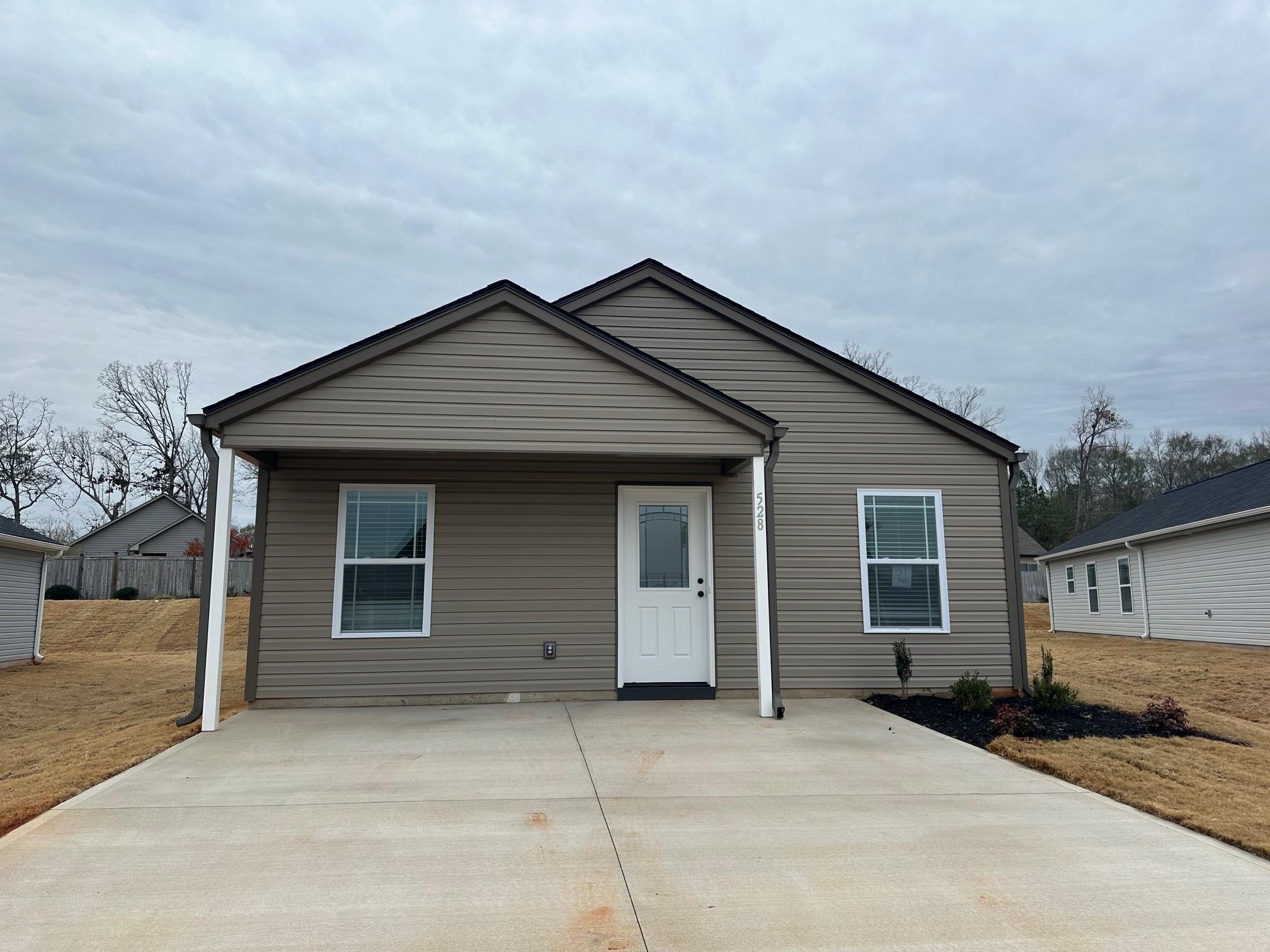 The Duncan floor plan is a 2 bedroom, 1 bathroom single story home. Standard features include Walk in Laundry, Luxury vinyl plank flooring in kitchen, dining and wet areas, Concrete back patio, and fully sodded yard! Great opportunity at a great price! Ask about $7,500 Builder Incentive!