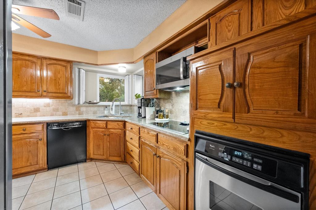 1504 Arrowhead Drive