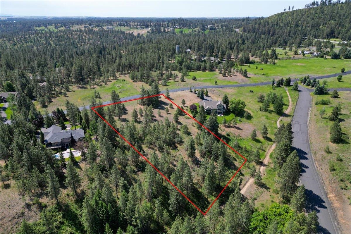 1305 E Wildflower Ln