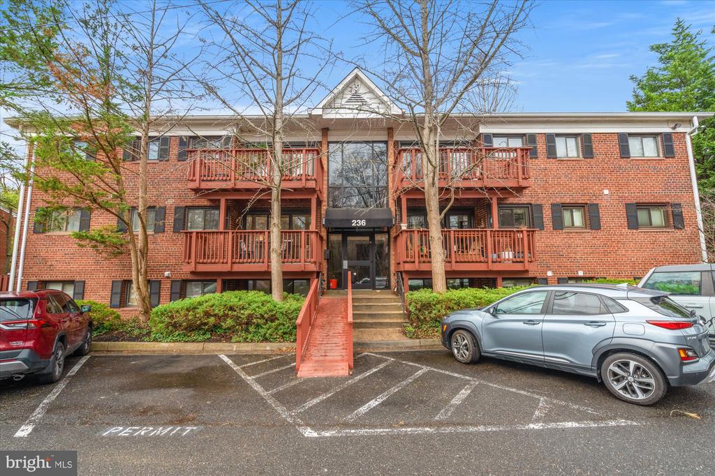 236 W Taylor Run Parkway 3