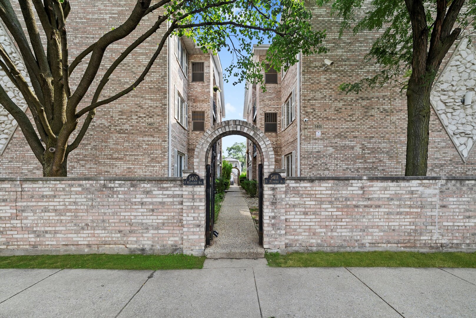 Fantastic 2 bedroom, 2 full bathroom condo in the heart of highly sought-after Jefferson Park! This bright and airy second-floor unit offers the perfect blend of comfort and convenience, nestled in a well-maintained, all-brick, pet and investor friendly building. This well-maintained unit boasts an open floor plan with hardwood floors throughout. The spacious living room flows seamlessly into the dining room, which opens to one of two private balconies. A spacious kitchen features stainless steel appliances, a new dishwasher, stylish tile backsplash, a cozy eat-in area, and direct access to the second balcony- perfect for grilling! The primary bedroom includes a full en-suite bathroom and walk-in closet, and there's a convenient in-unit washer/dryer with an adjacent hallway closet. Additional highlights include a newer central heating and air conditioning system, dedicated basement storage, and a private, detached one-car garage for added convenience. With low monthly assessments and a prime location near shopping, dining, parks, expressways, the Jefferson Park Terminal, and Farnsworth/ Taft school districts, this move-in-ready home has it all. Must see!!