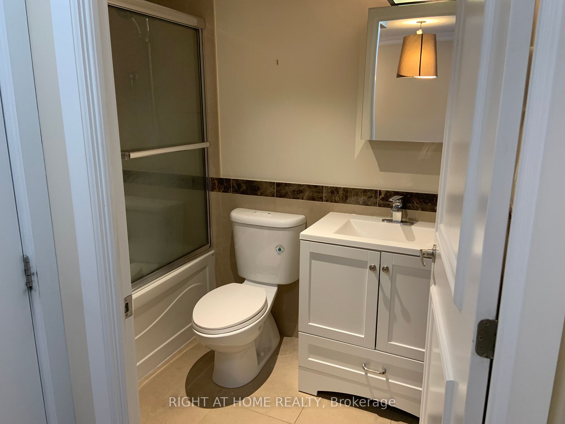 650 E Sheppard Ave 204