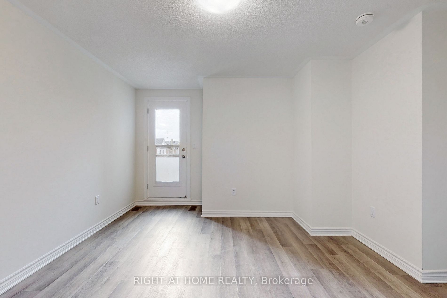 1034 Reflection Pl 207