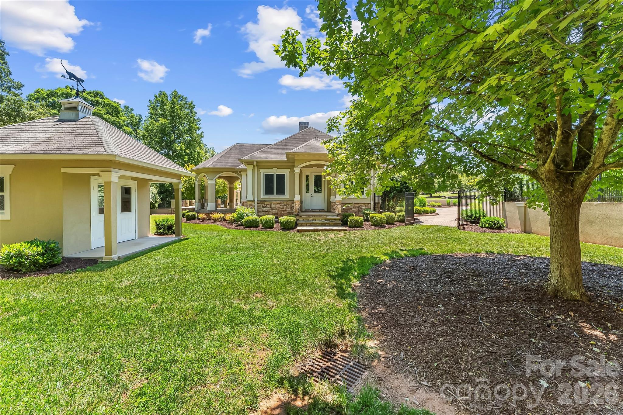1090 Pearidge Road