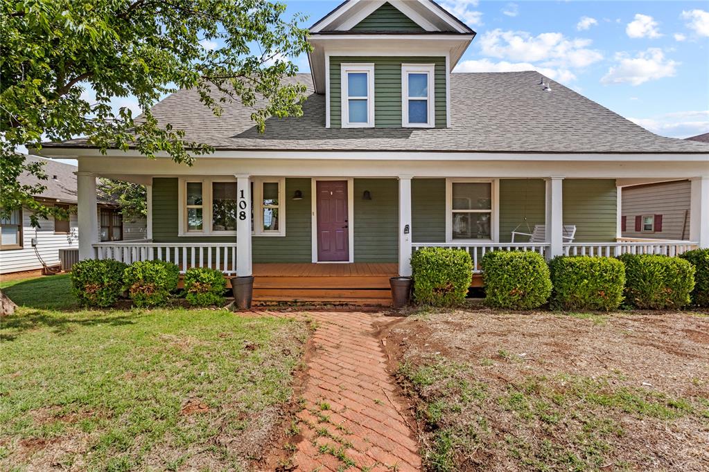 108 W Tom Stafford Street