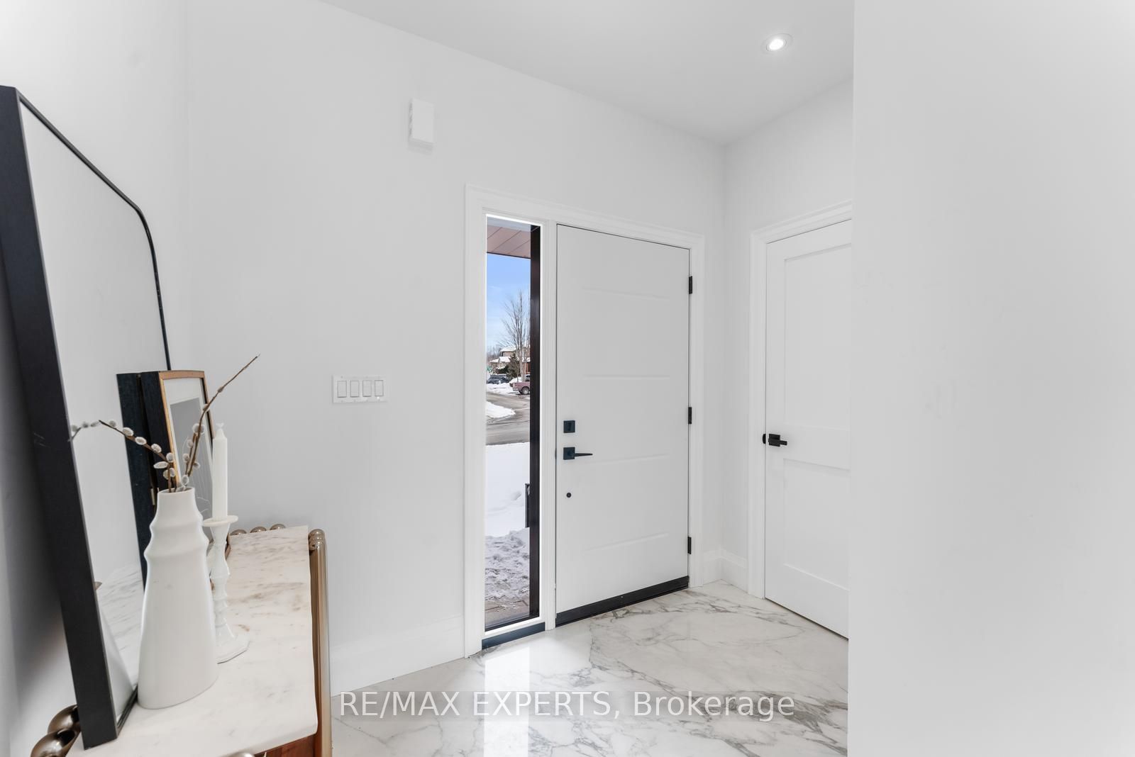 71 Hawkview Blvd
