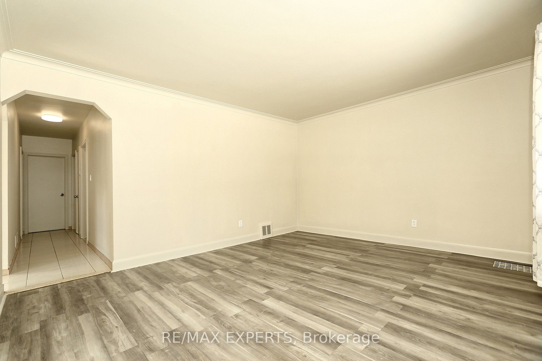 100 North Carson St UPPER