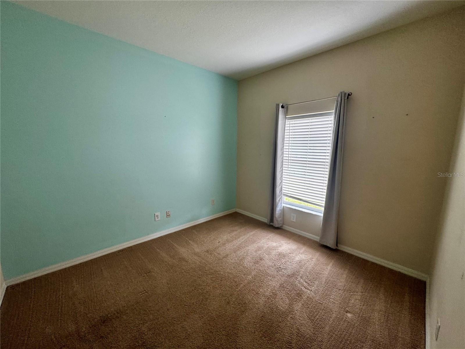 5912 33rd Drive E