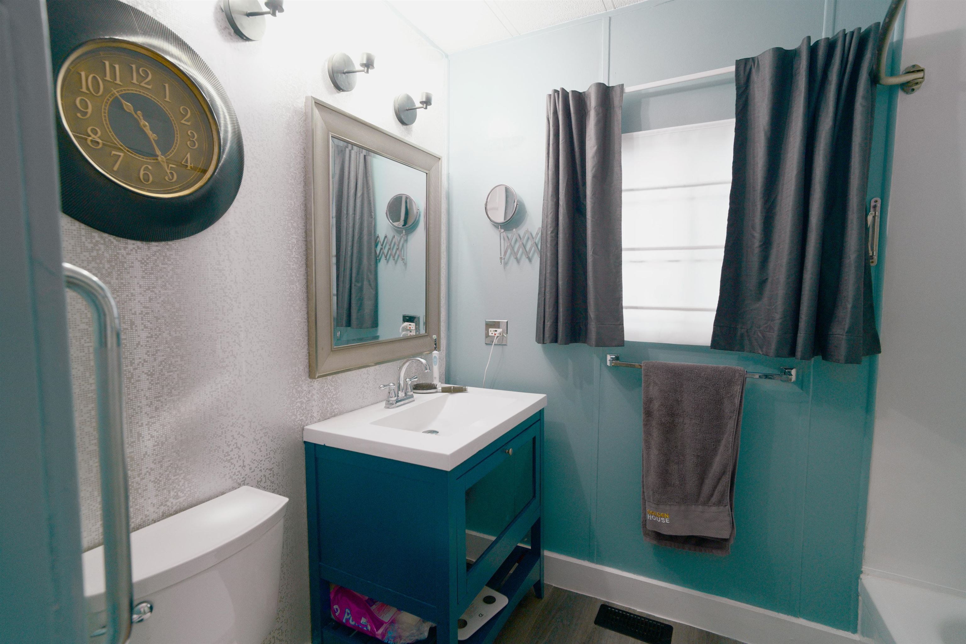 21163 Lougheed Highway 5