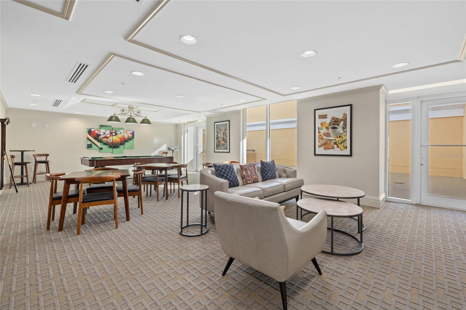 800 N Tamiami Trail 611