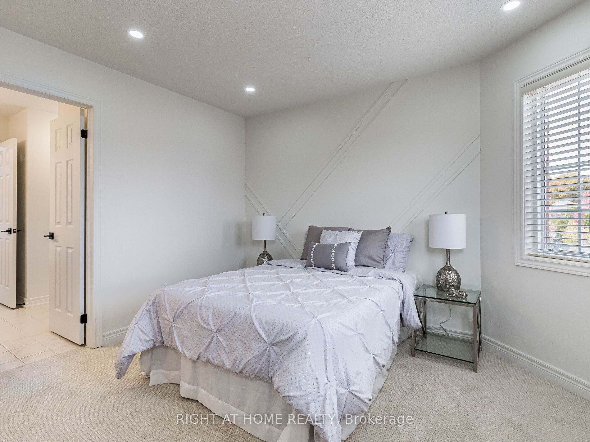 280 Wrigglesworth Cres