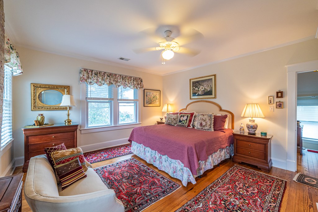 106 Bay Ave 15