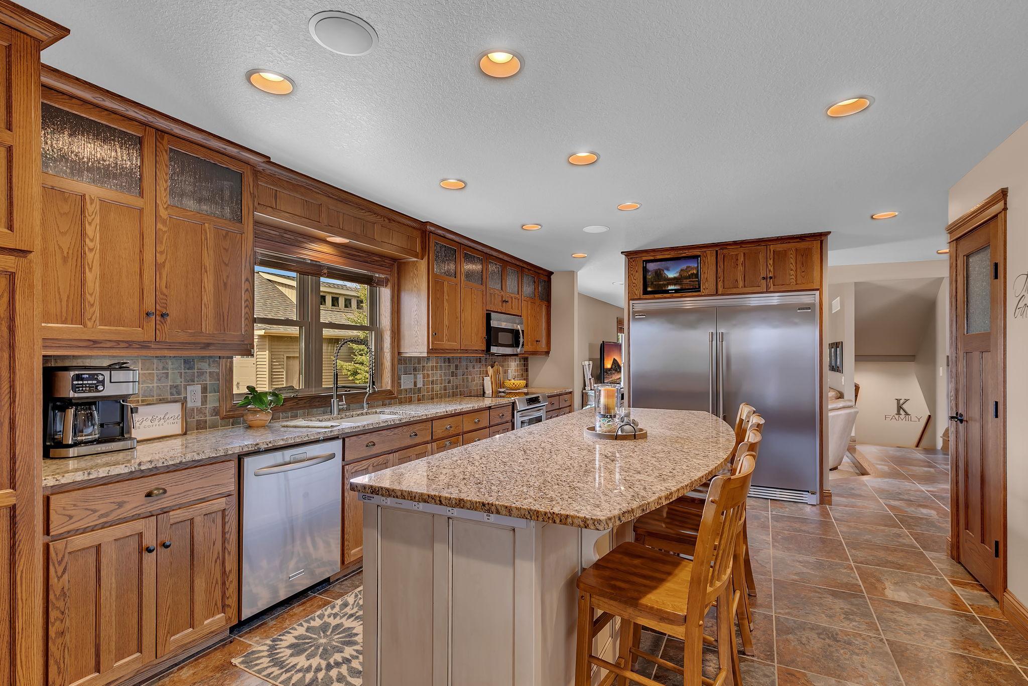 1201 Huntington Drive S