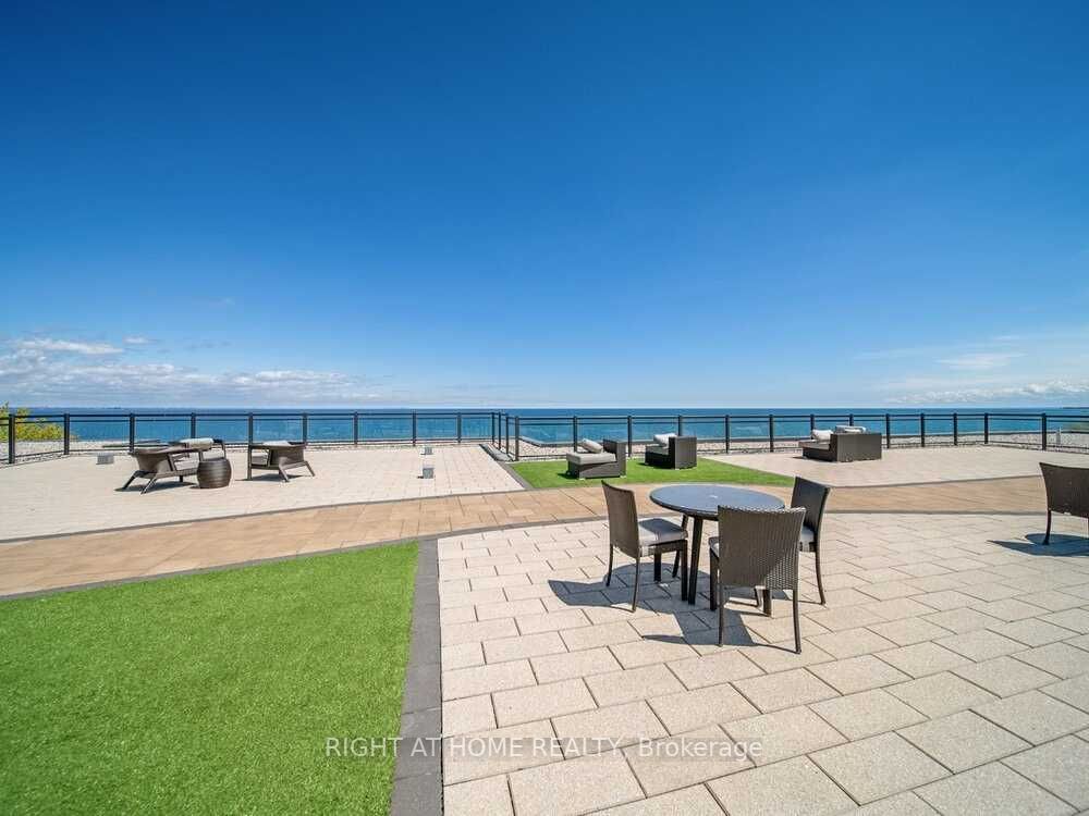 35 Southshore Cres 408