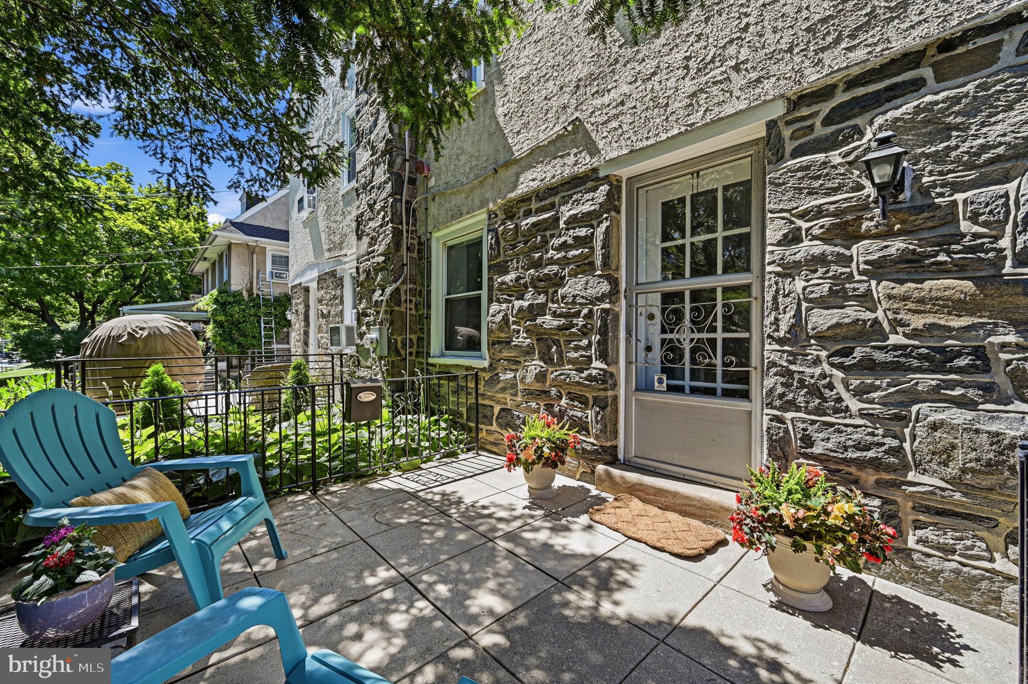 32 W Montgomery Avenue