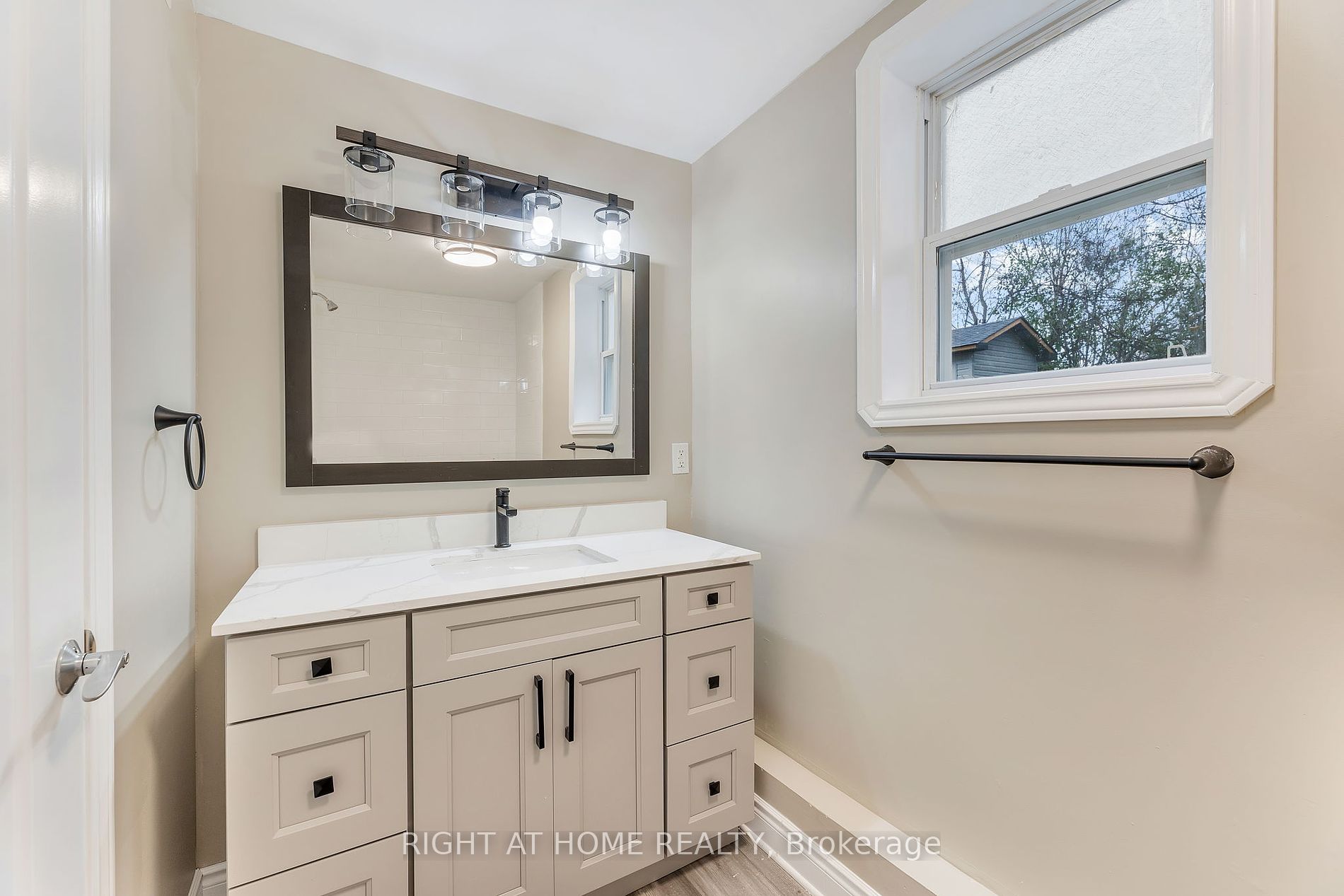 100 Cromwell Ave 4