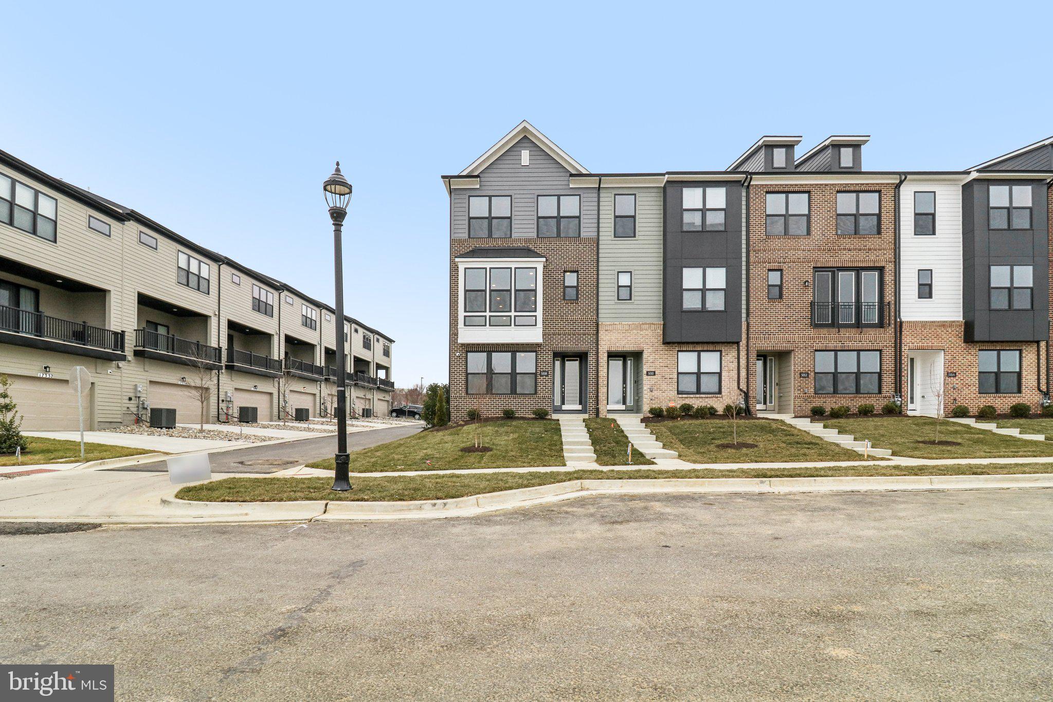 5008 Henry King Way 16F