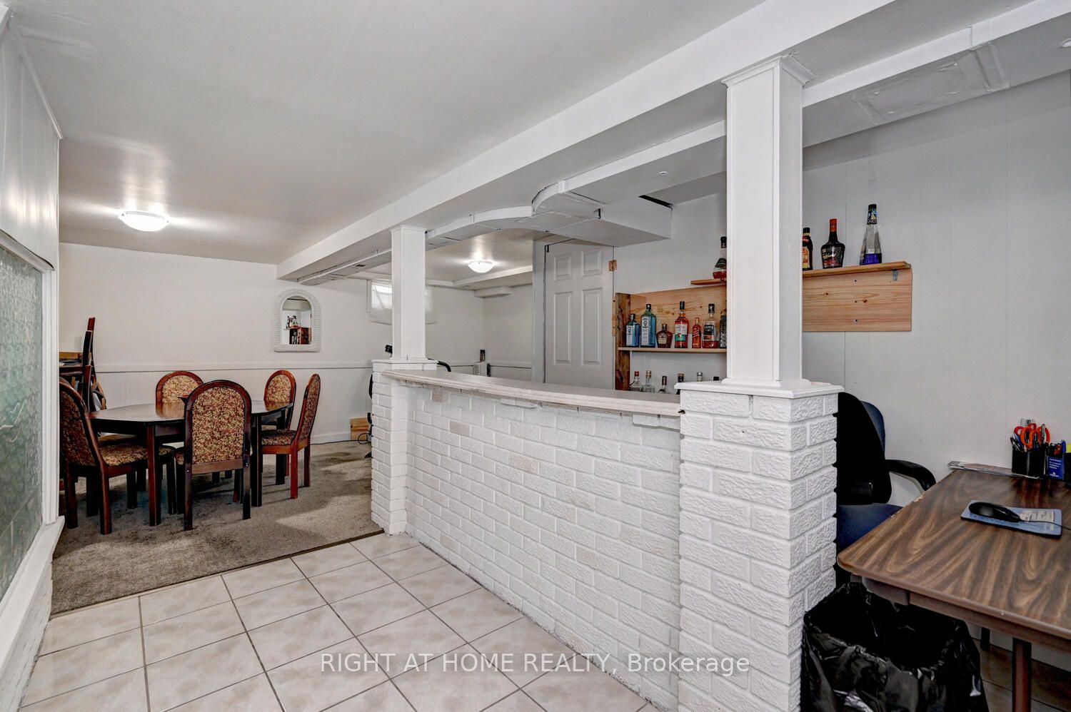 32 Mowat Blvd 60