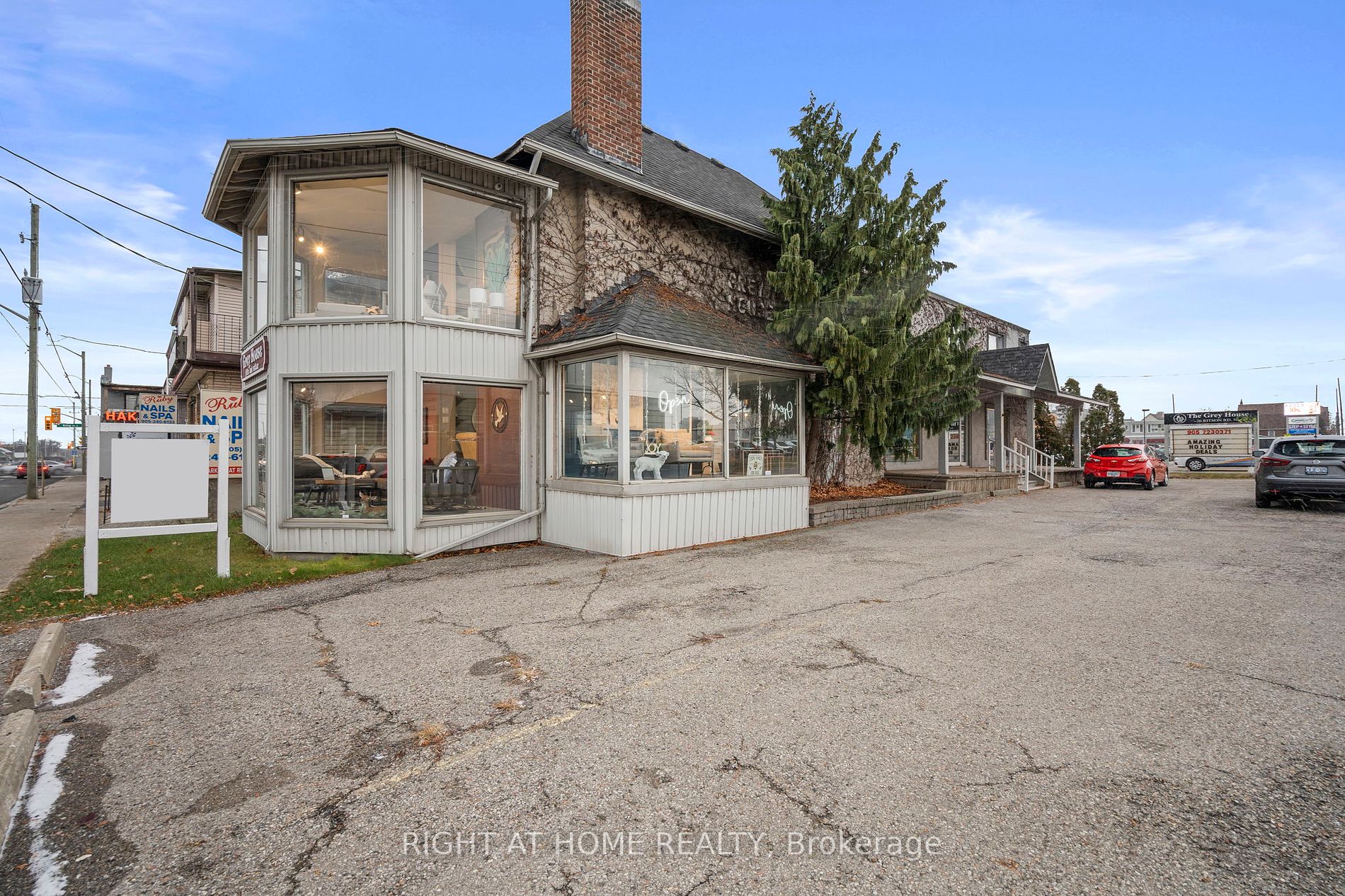 26 Ritson Rd N, Rd Entire