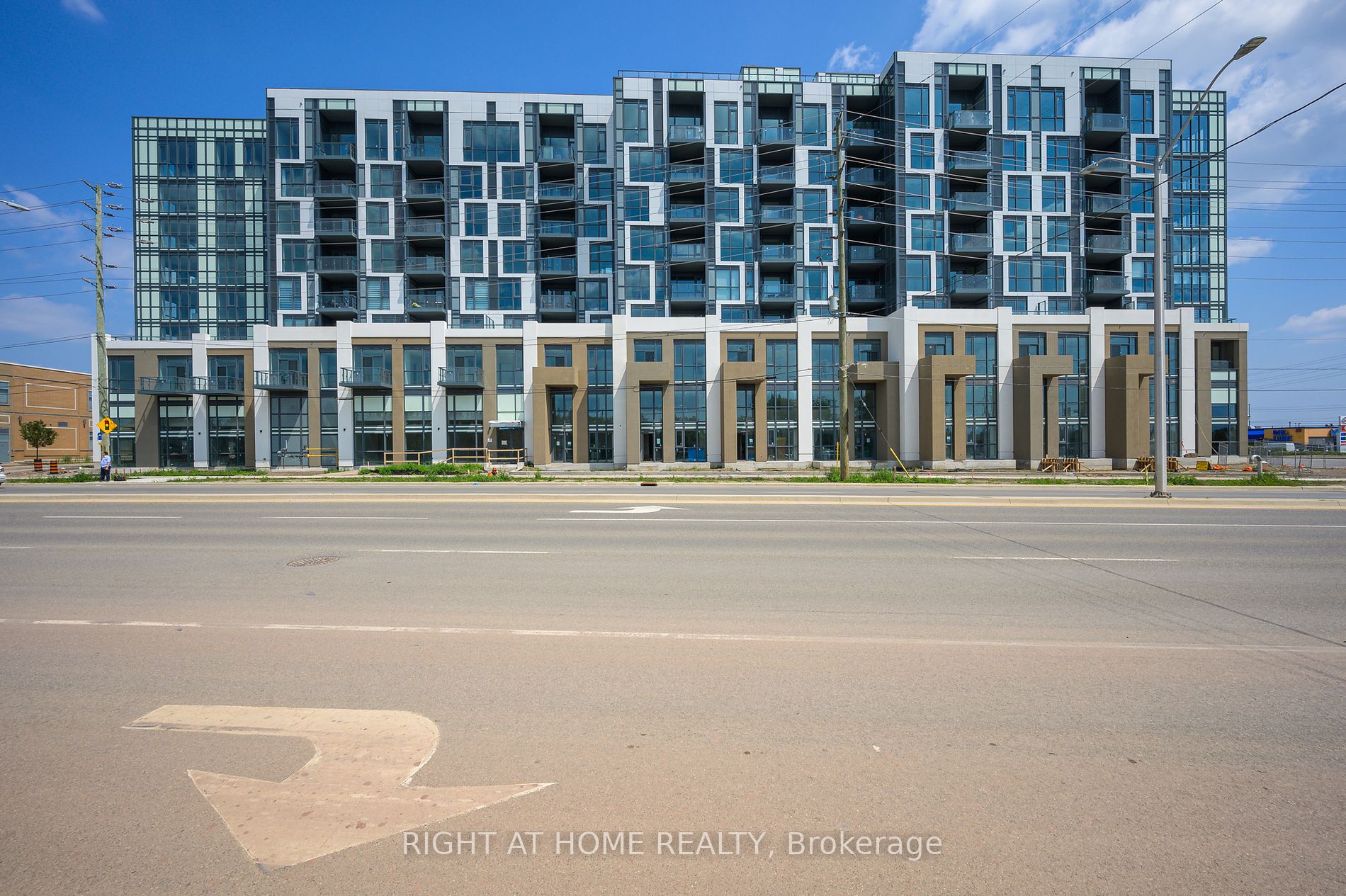 509 W Dundas St 605