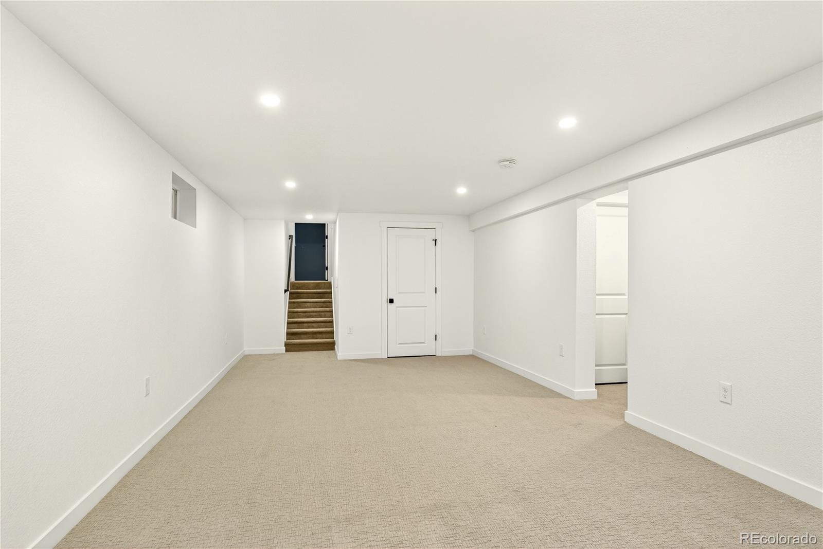 2429 S Leyden Street