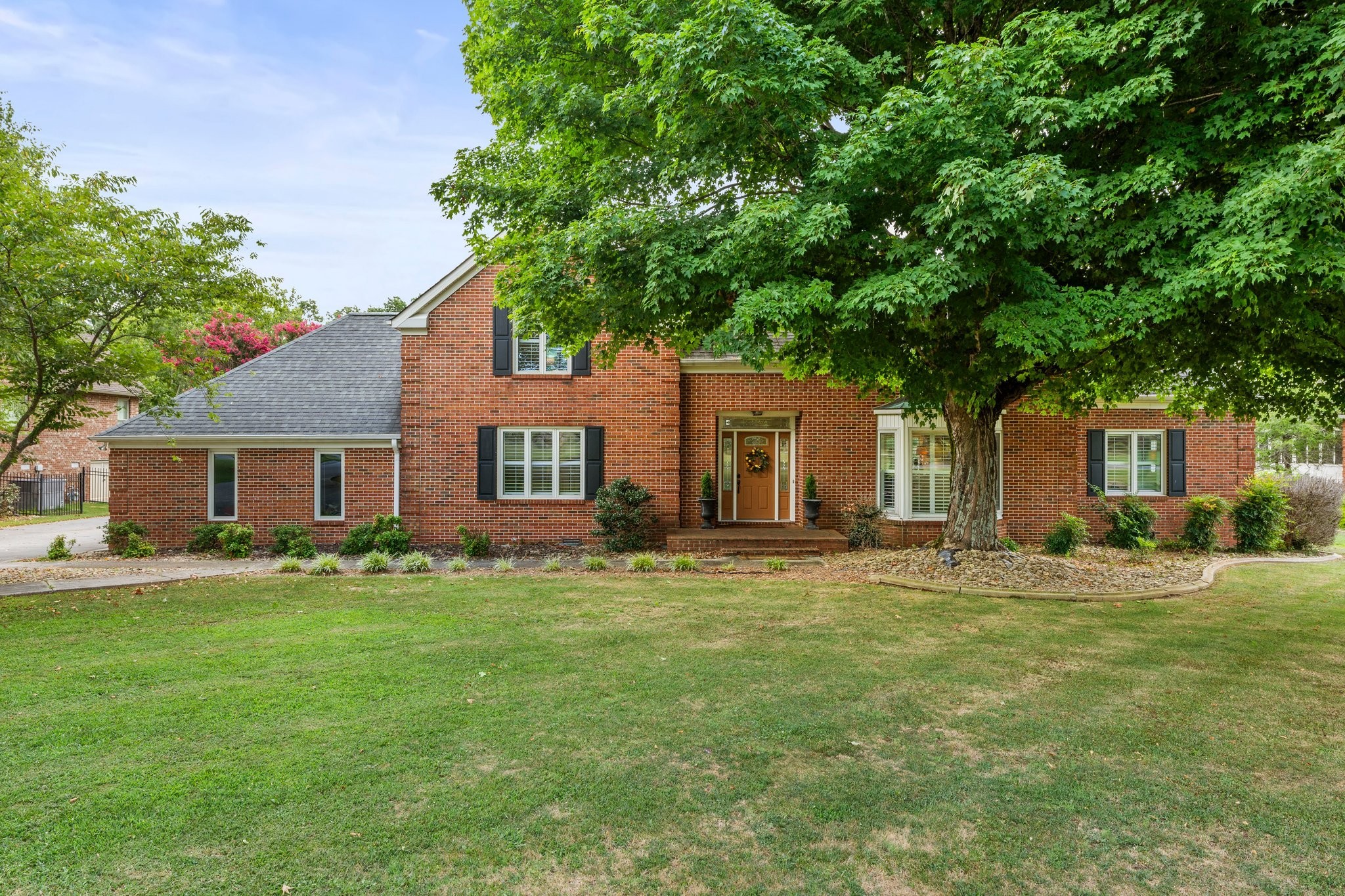 214 Kingsridge Blvd — sold