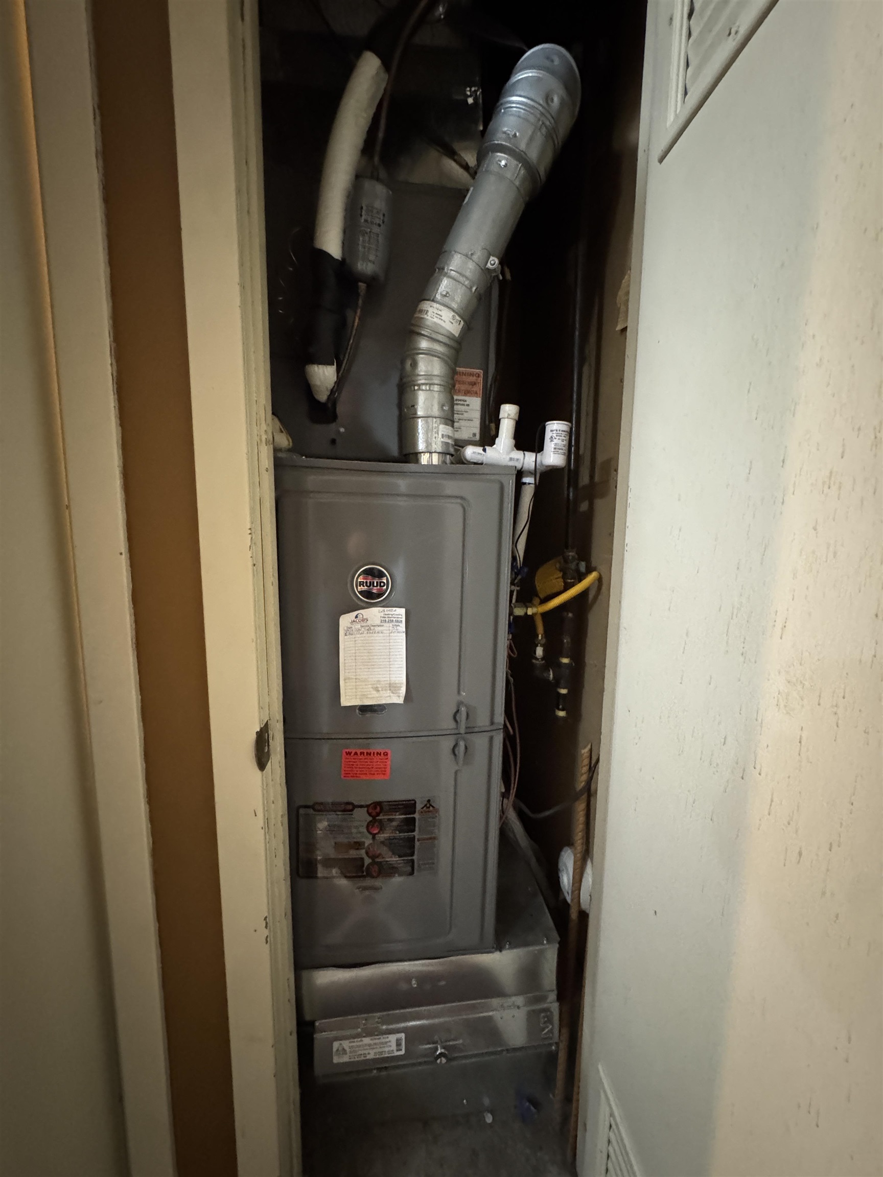 2421 S Yellowstone St