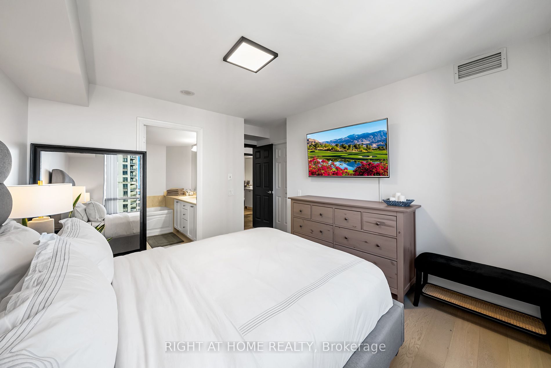 80 S Harrison Garden Blvd 1122