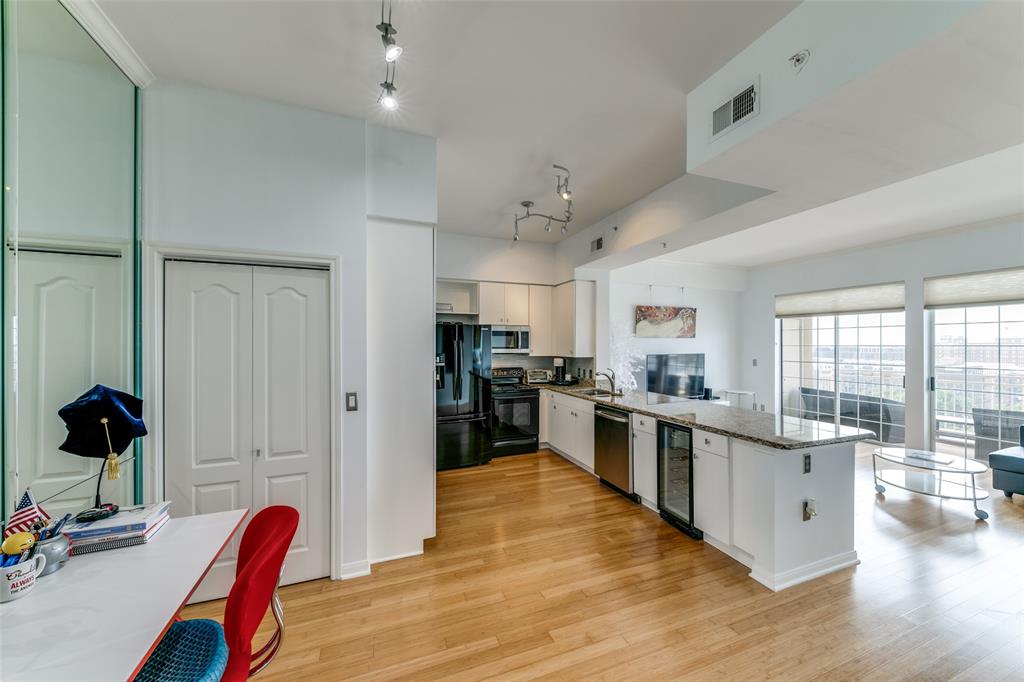 3225 Turtle Creek Boulevard 1128