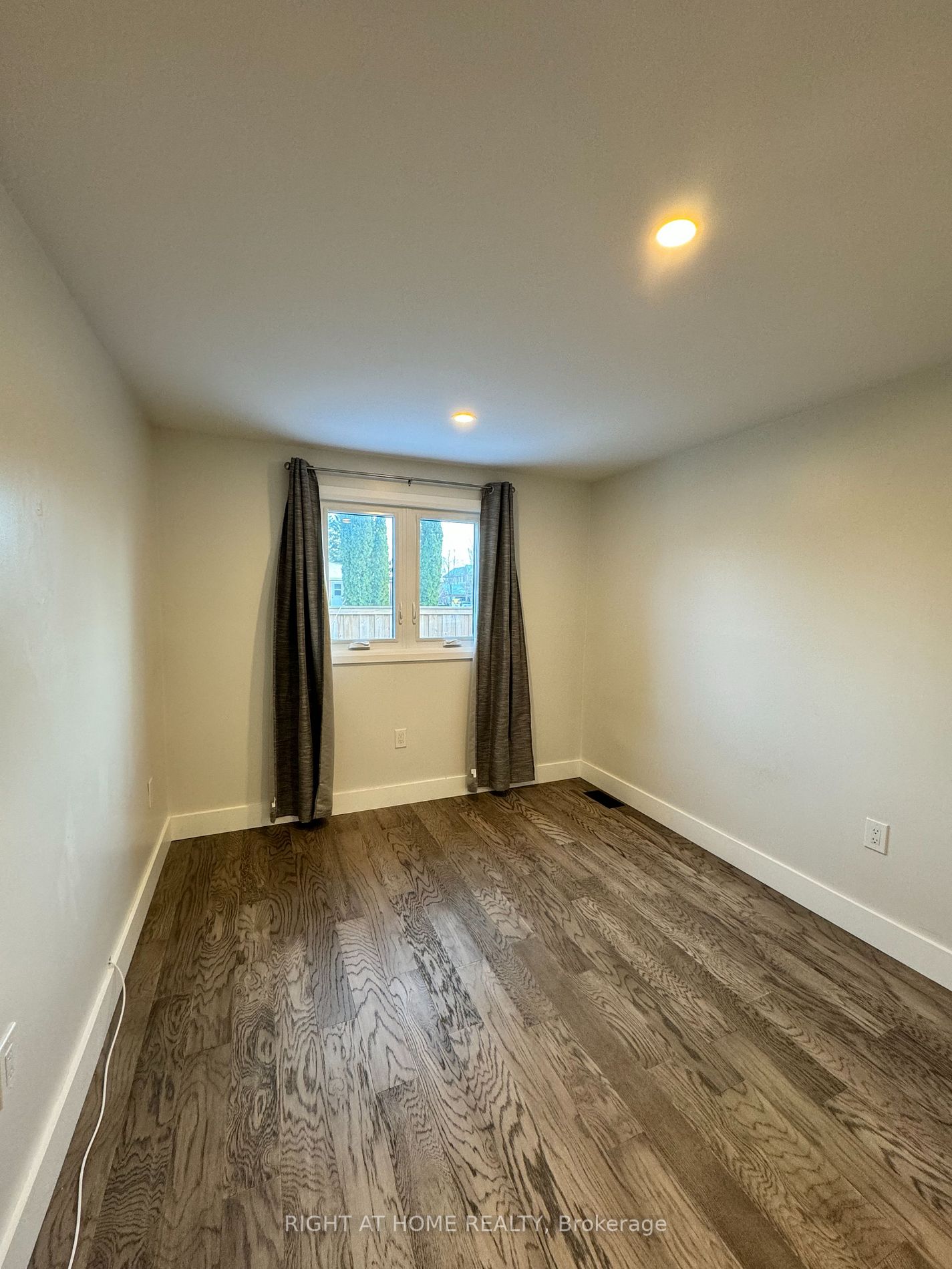 133 Lillian Cres Main