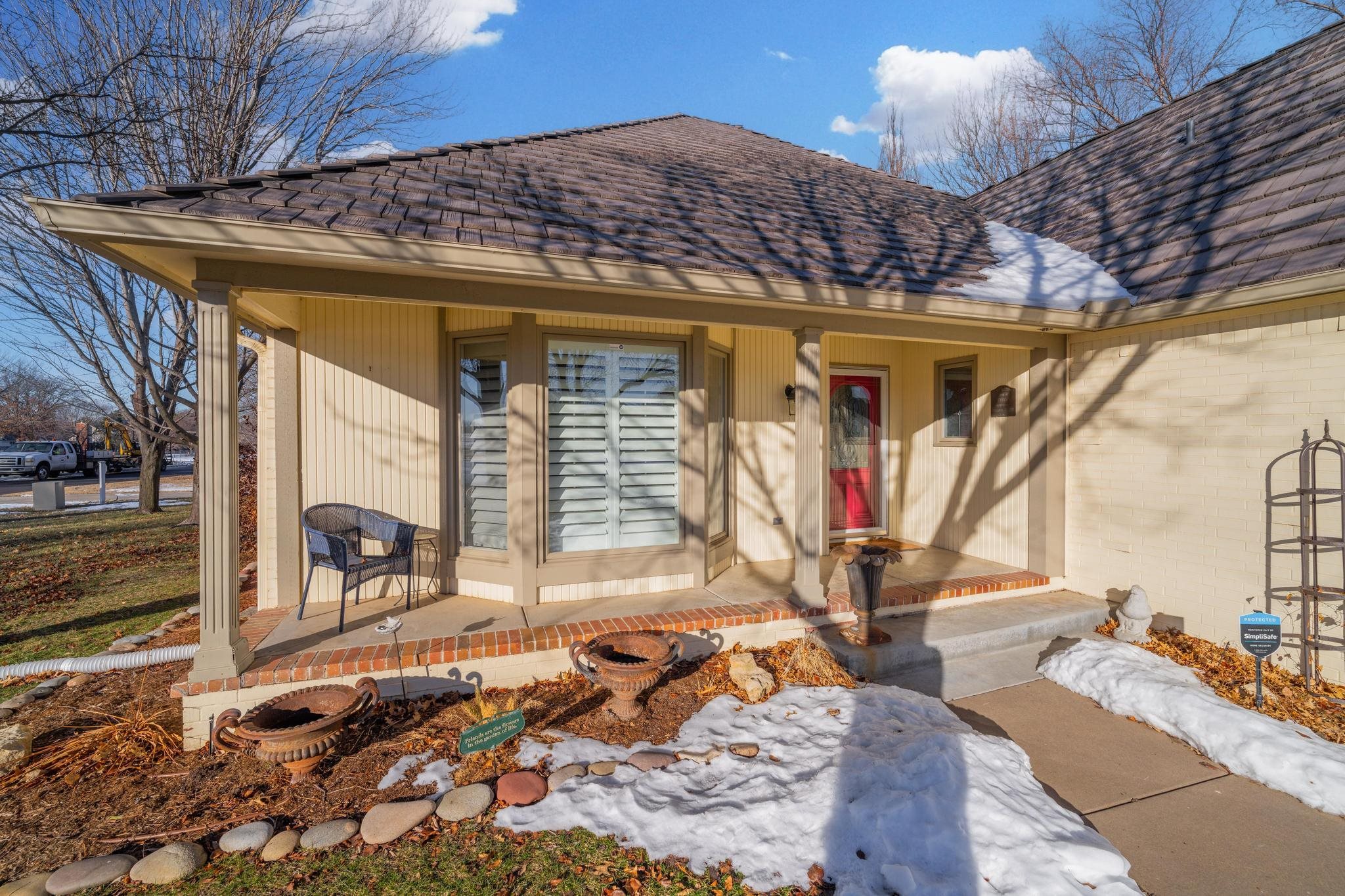 9402 E Woodspring St