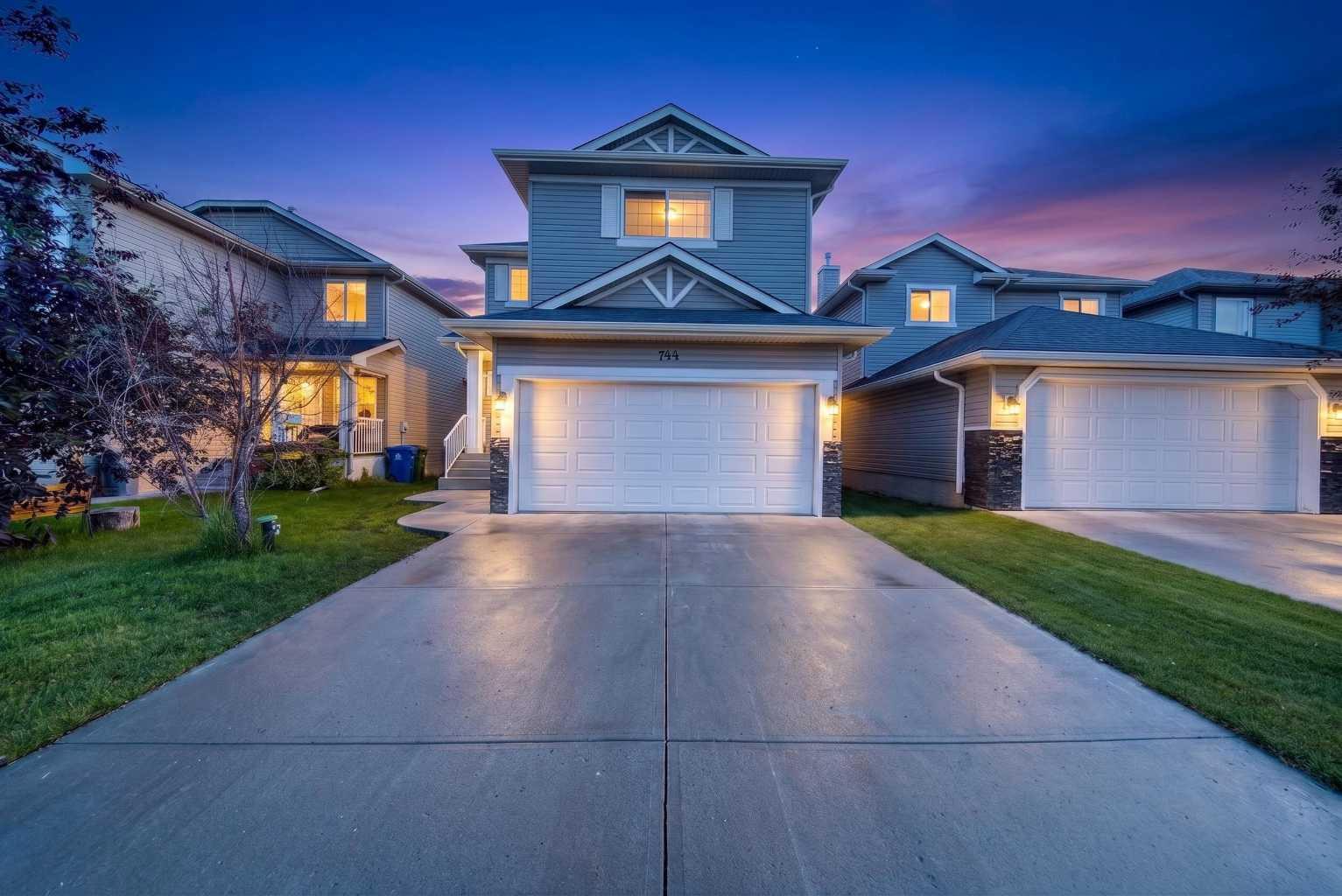 744 Luxstone Landing SW