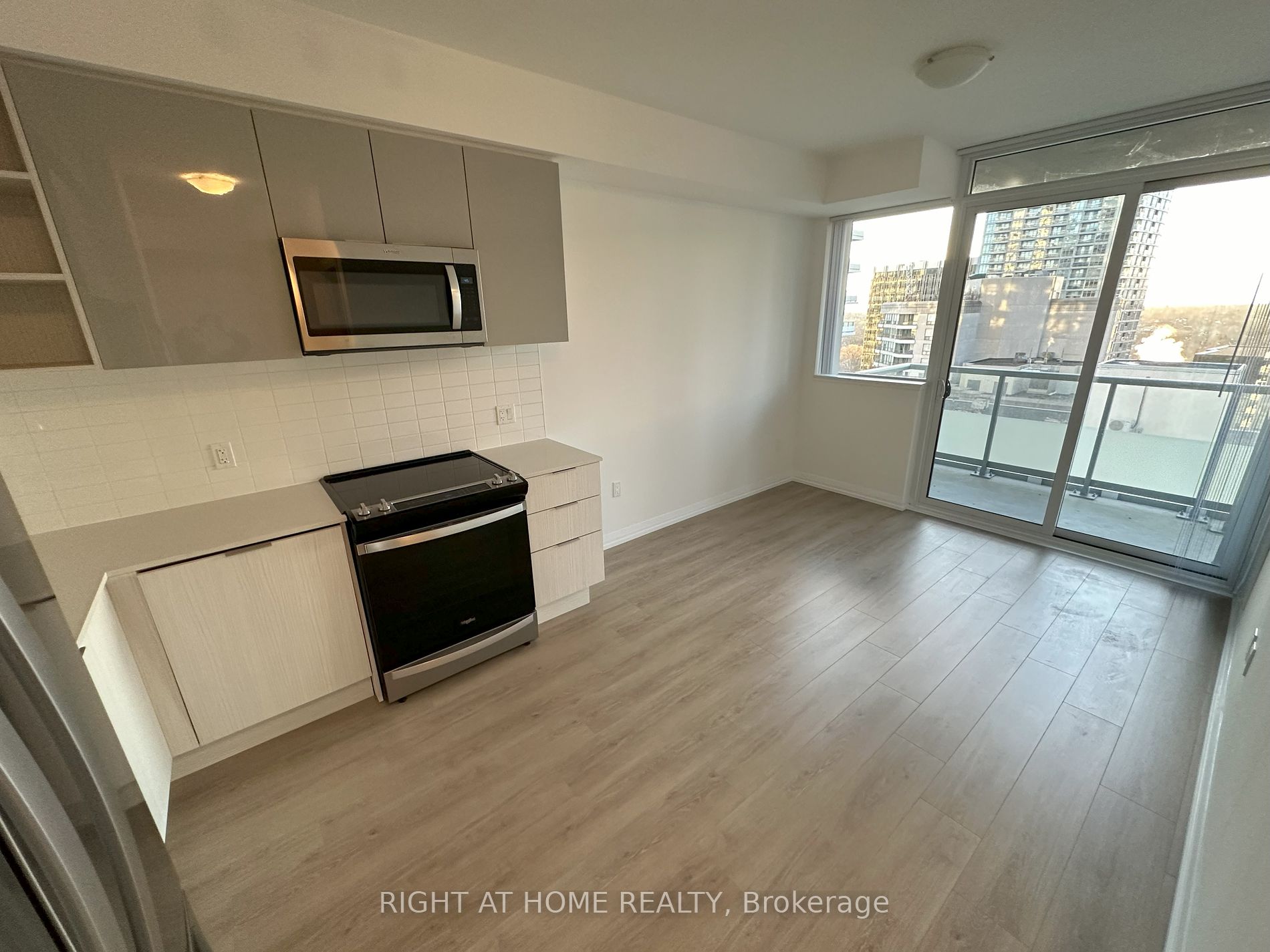 50 Dunfield Ave 1715